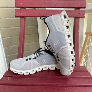 🖤ON CLOUD 5 SNEAKERS🖤